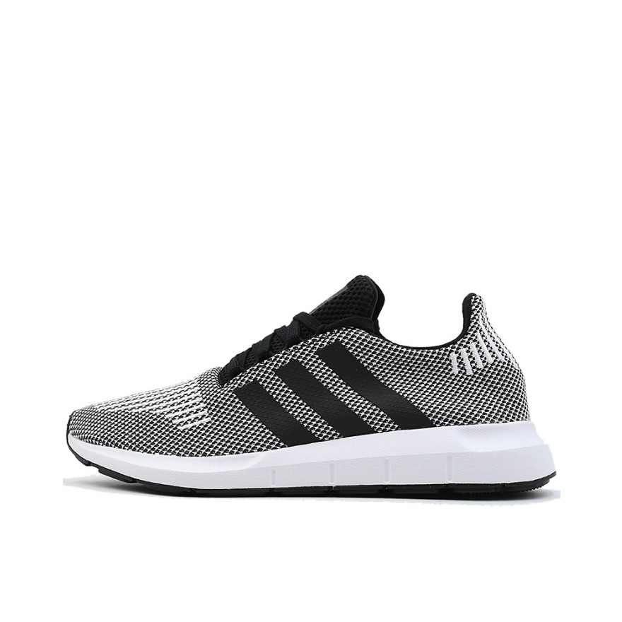 adidas Swift Run 灰黑白