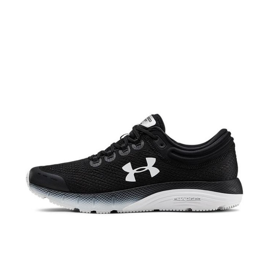 Under Armour Charged Bandit 5 舒适运动鞋