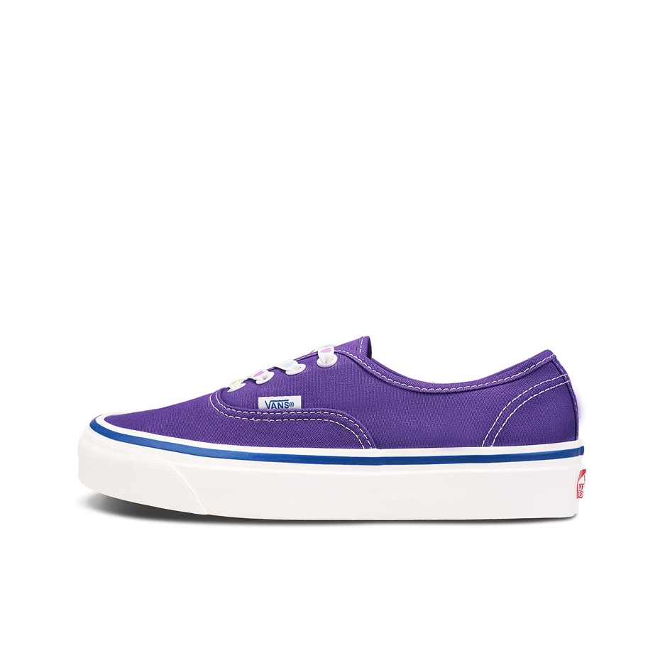 推荐商品：Vans/范斯 Authentic 潮流休闲 轻便舒适 防滑耐磨 百搭运动 复古 板鞋 紫色