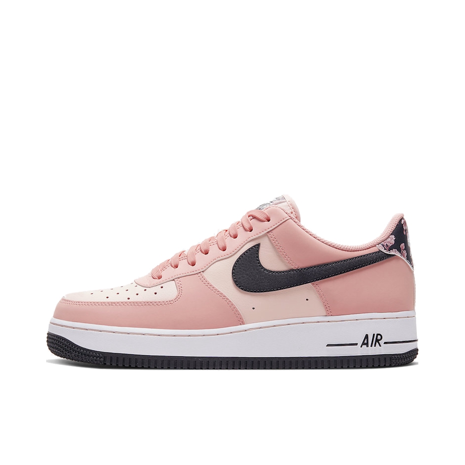 推荐商品：Nike Air Force 1 空军一号 板鞋 轻便舒适百搭耐磨防滑复古 Pink/Black 低帮/桃粉红/白色