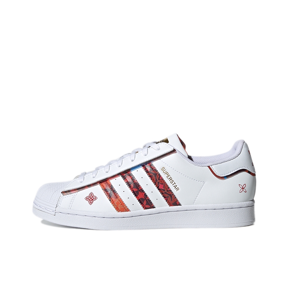 推荐商品：【宋雨琦同款】 adidas Originals Superstar 板鞋 轻便贝壳头薄底舒适百搭耐磨复古 CNY 虎年限定/白色/云白