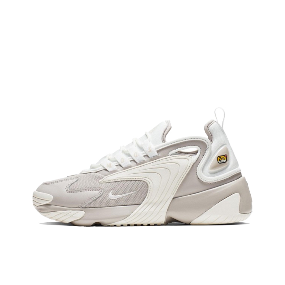 推荐商品：Nike Zoom 2K 运动休闲鞋 潮流复古缓震耐穿圆头 Moon Particle/Summit White 女款/月亮粒子/白色
