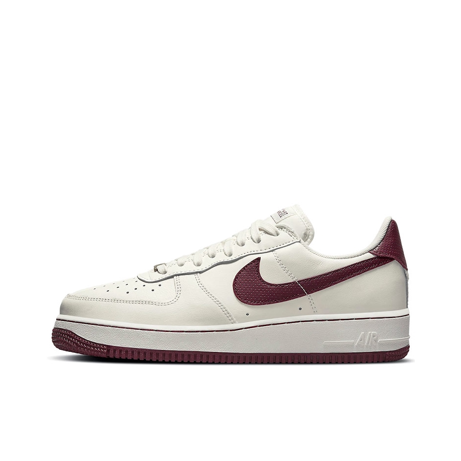 推荐商品：Nike Air Force 1 空军一号 板鞋 轻便舒适百搭耐磨防滑复古 米白棕/酒红