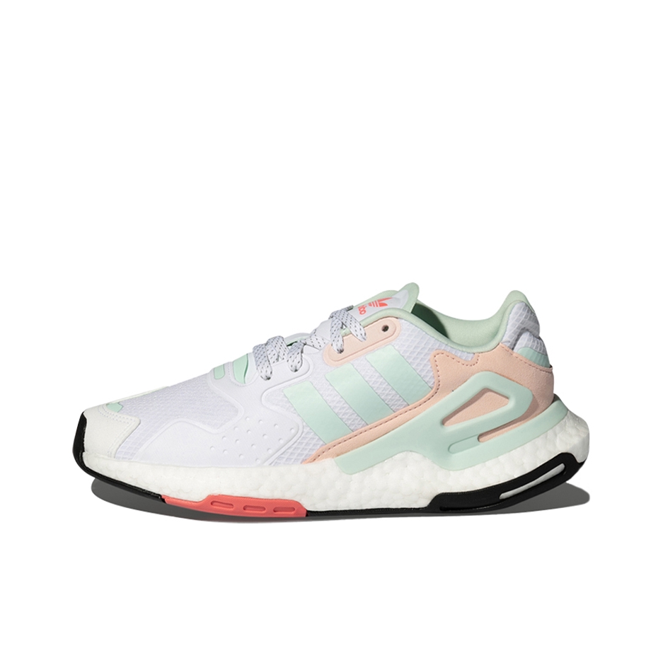 推荐商品：adidas Day Jogger 跑鞋 轻便透气运动复古减震耐磨防滑圆头 白色/粉色/绿色