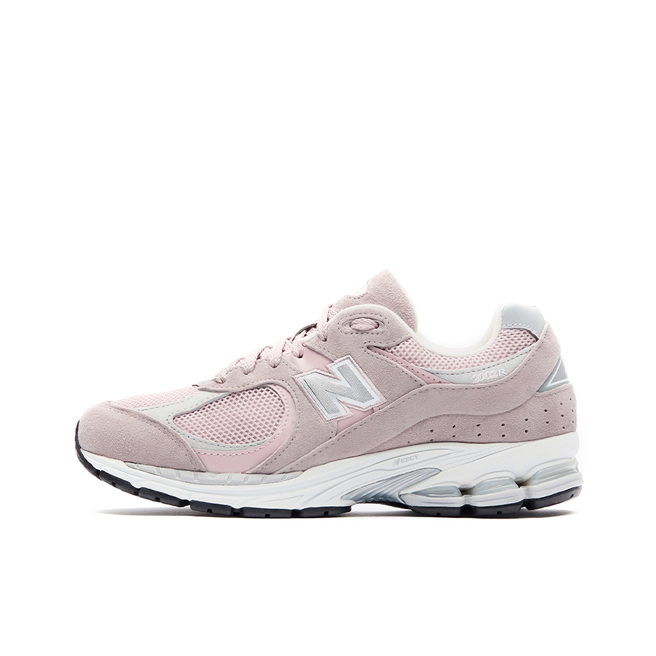 推荐商品：New Balance 2002R 跑鞋 缓震防滑耐磨透气复古拼接防水气垫慢跑支撑 浅粉/灰色/白色