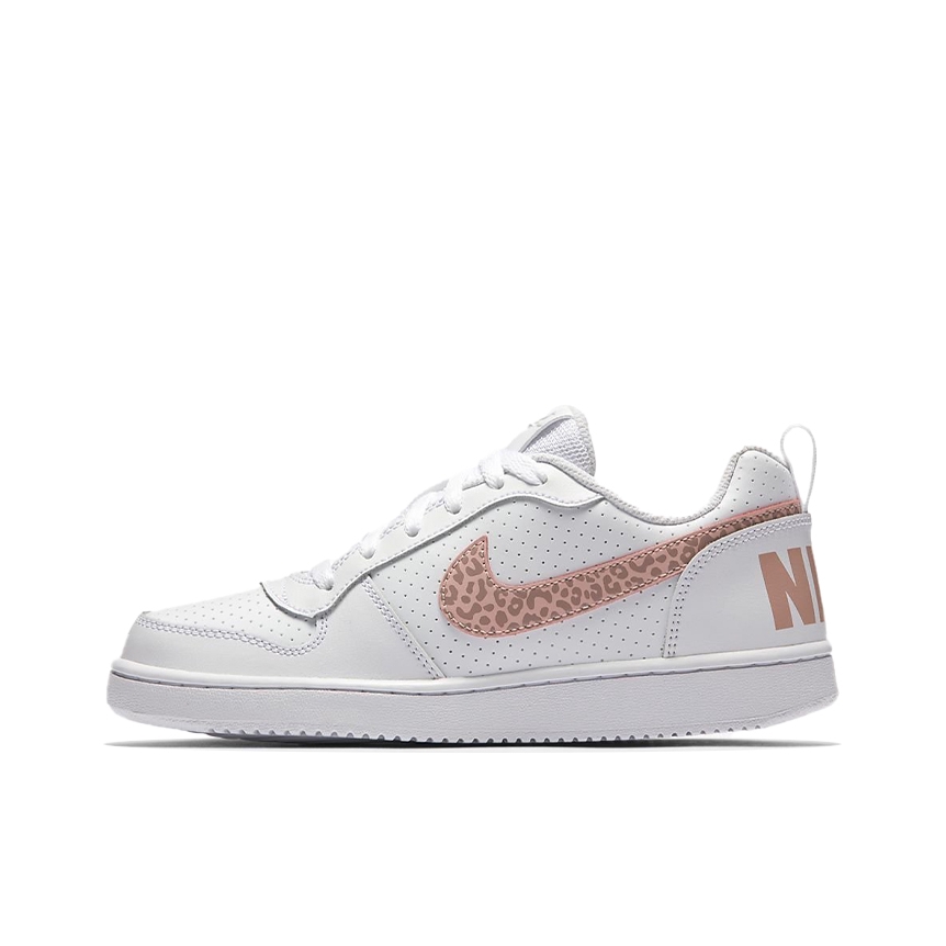 推荐商品：Nike Court Borough 板鞋 复古舒适透气防滑耐磨轻便防水耐穿 White/LightPink 白/粉钩