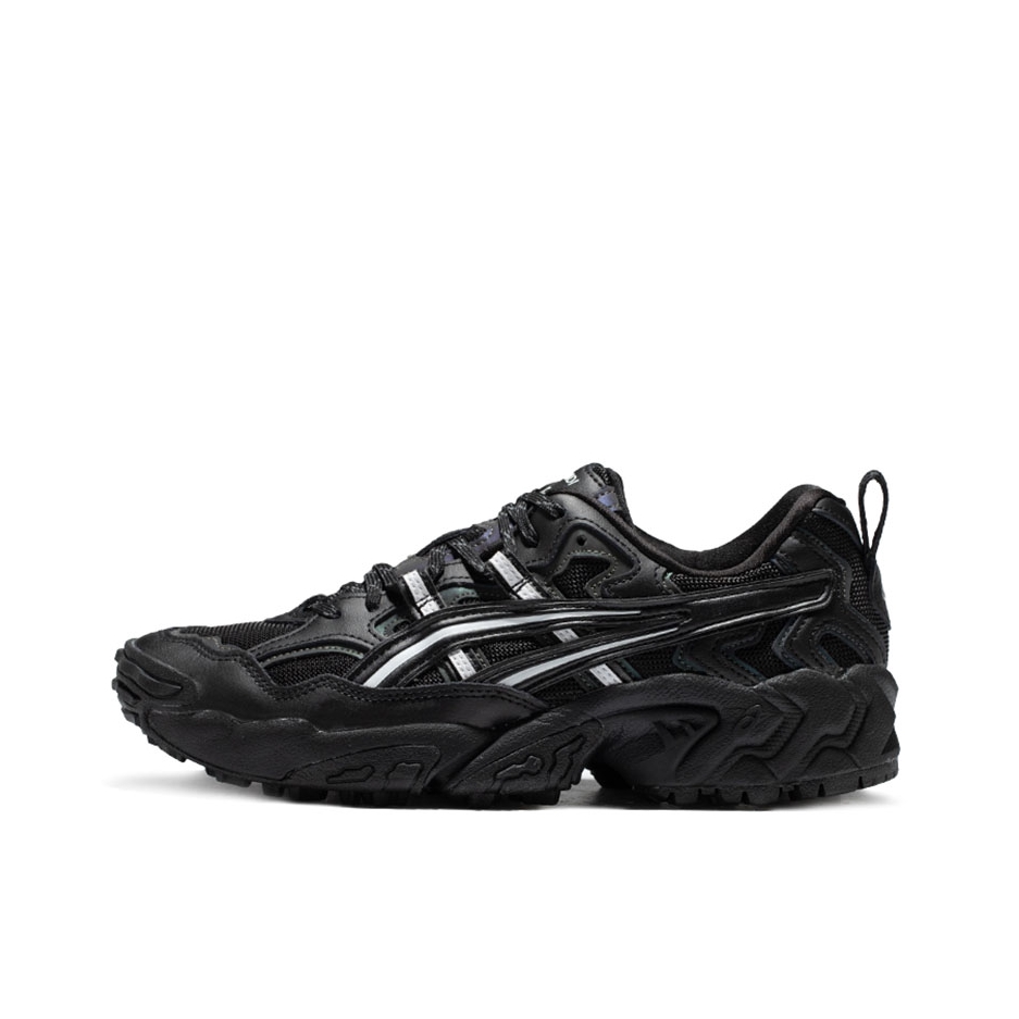 推荐商品：Asics/亚瑟士 Gel-Nandi 跑鞋 缓震回弹防滑耐磨舒适透气复古百搭织物合成革 黑色/亮白