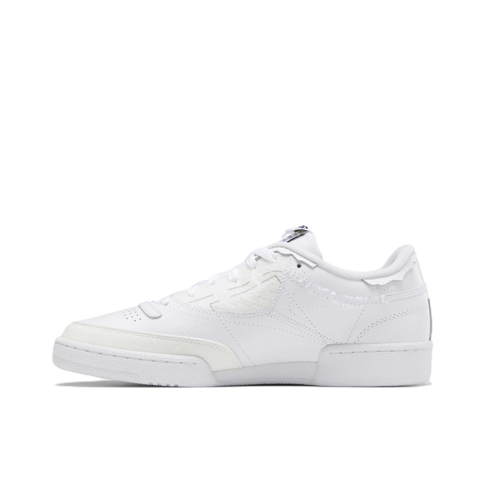 推荐商品：Reebok/锐步 Club C 潮流复古 百搭 舒适轻便 防滑耐磨 运动 T头 板鞋 Maison Margiela联名/纯白色