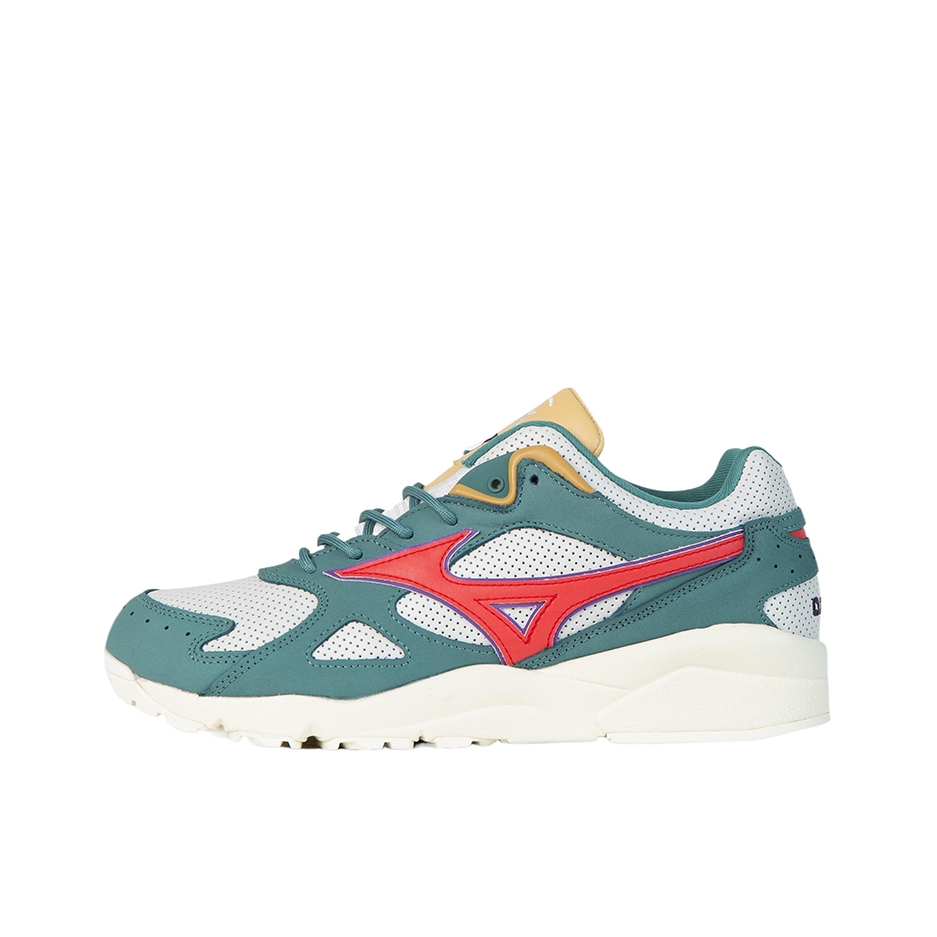 推荐商品：Mizuno/美津浓 Sky Medal 减震 防滑耐磨 轻便透气 复古百搭 跑鞋 Patta x Mizuno Sky Medal 低帮复古运动休闲鞋 男女同款 白红绿 D1GD211902 Patta联名/象牙白色/红色/绿色