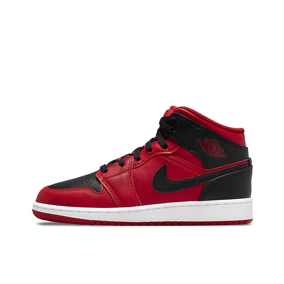 推荐商品：Air Jordan 1 板鞋 运动休闲鞋 复古潮流支撑合成革 Reverse Bred GS/中帮/红色/黑色/白色