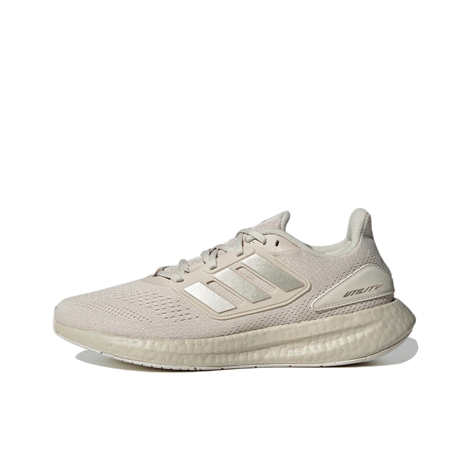 推荐商品：adidas Pureboost 22 跑鞋 网面舒适透气减震耐磨回弹运动织物随心畅跑短跑全掌支撑平跟圆头 白色/米色/银色