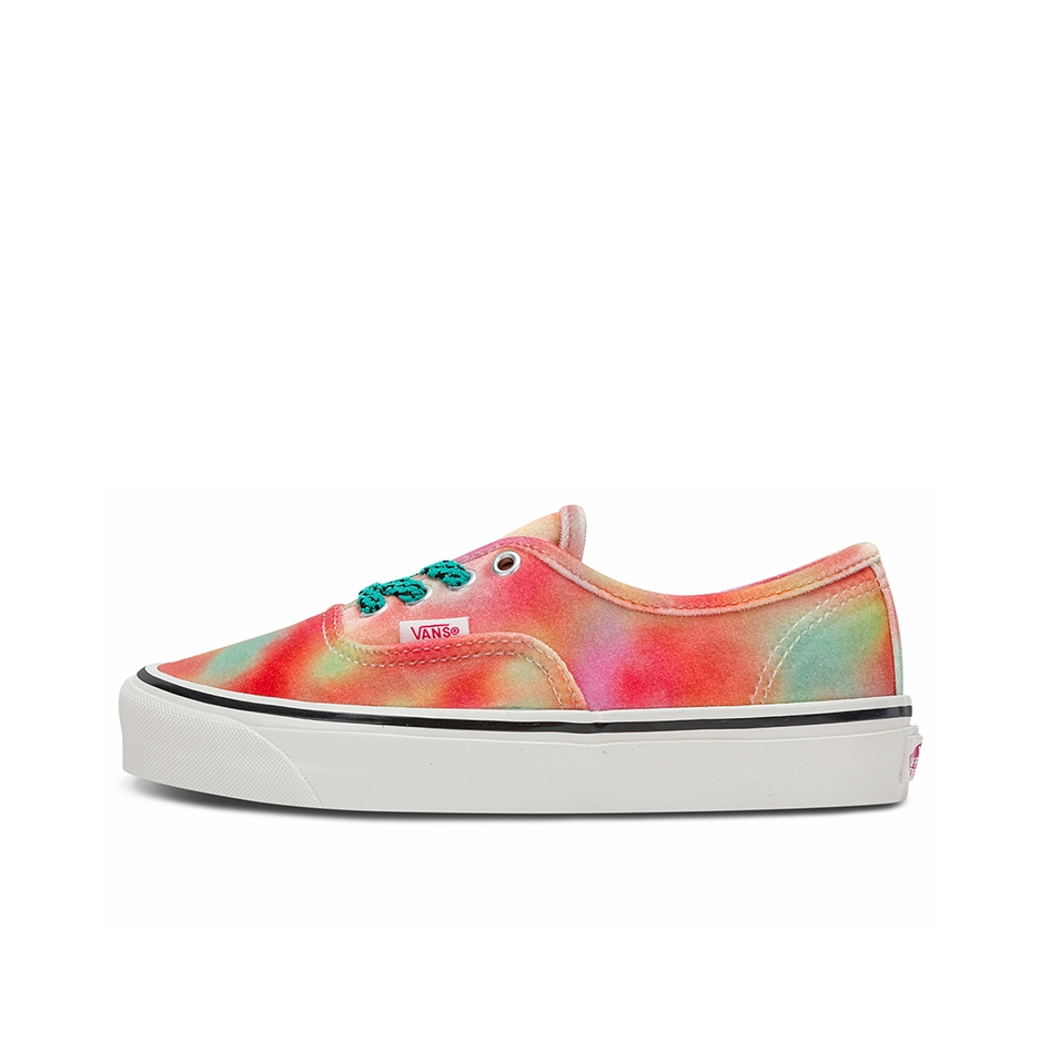 推荐商品：Vans/范斯 Authentic 潮流休闲 轻便舒适 防滑耐磨 百搭运动 复古 板鞋 IRENEISGOOD联名 /橙色/绿色