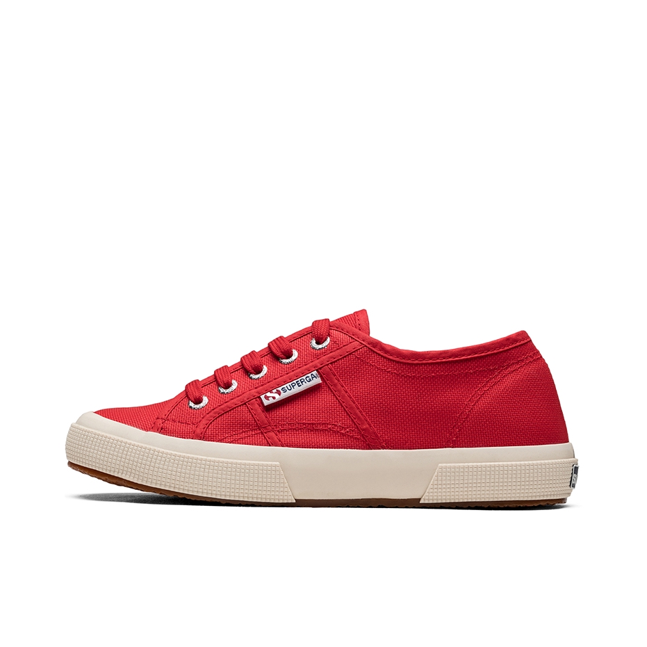 推荐商品：SUPERGA 2750系列 S000010 轻便透气 防滑耐磨 圆头 内增高 复古百搭 休闲 帆布鞋 红色/增高款