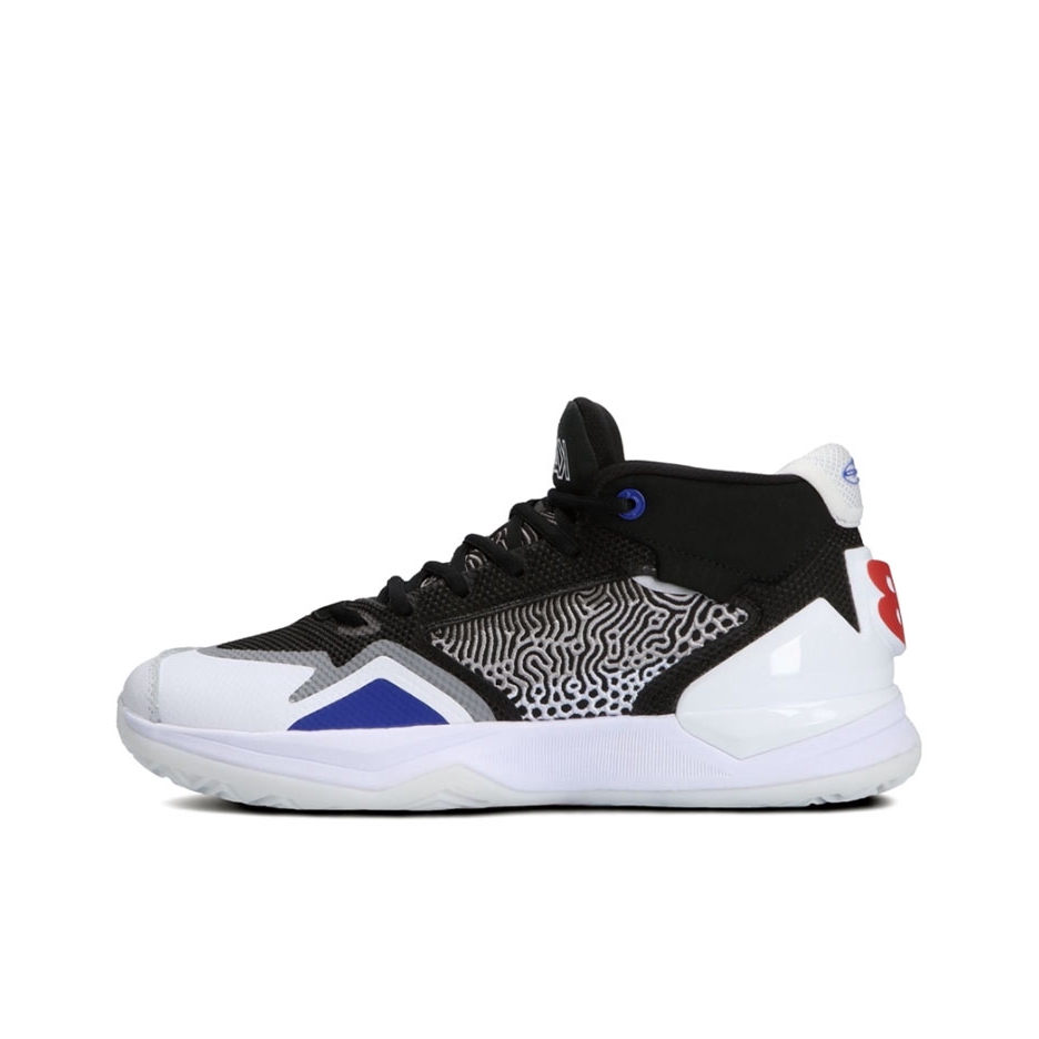 推荐商品：New Balance Kawhi 1 伦纳德1代 篮球鞋 复古时尚定支撑防滑耐磨舒适透气织物 黑色/白色/蓝色