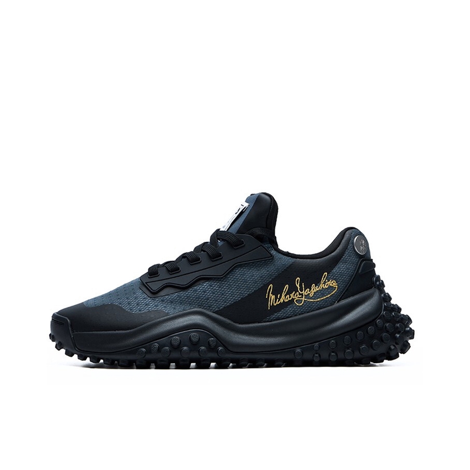 推荐商品：FILA/斐乐 x Mihara FM-9 舒适轻便 防滑耐磨 减震透气 合成革 织物 网布 运动休闲鞋 三原康裕联名/黑色