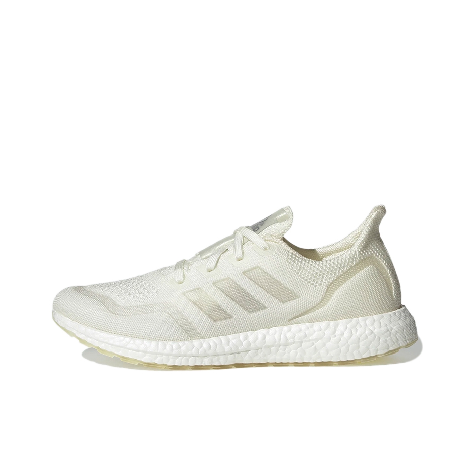 推荐商品：adidas Ultraboost 跑鞋 透气防滑耐磨缓震轻便休闲运动支撑织物减震防水抗扭转圆头 淡奶油/白色