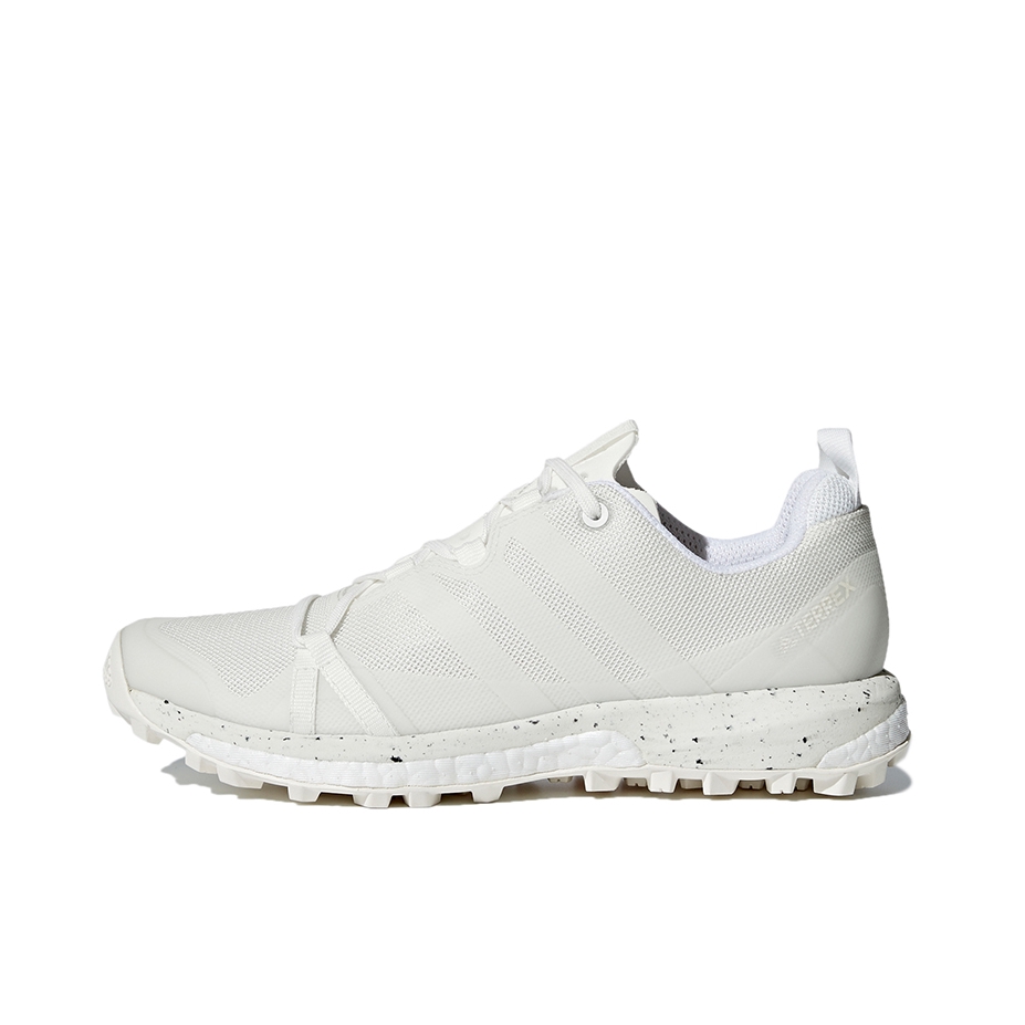 推荐商品：adidas Terrex Agravic GTX 舒适透气 防滑耐磨 轻便减震 百搭 织物 徒步鞋 白色/米白