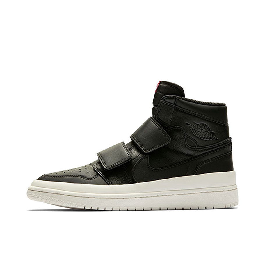 推荐商品：Air Jordan 1 板鞋 运动休闲鞋 复古潮流支撑合成革 Double Strap Black Sail 高帮/黑白/机车双绑带