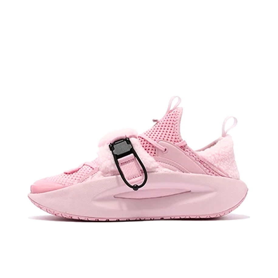 推荐商品：李宁 云游 䨻 运动休闲鞋 一体织轻量潮流高回弹防滑耐磨 女款/新珊瑚粉