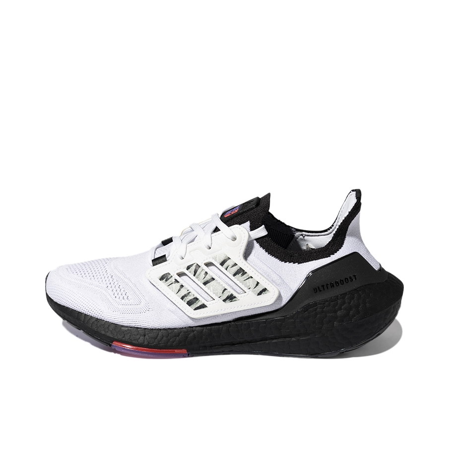 推荐商品：adidas Ultra Boost 22 经典UB 跑鞋 爆米花防滑耐磨缓震回弹织物休闲随心畅跑抗扭转 新春限定/变形金刚联名/白色