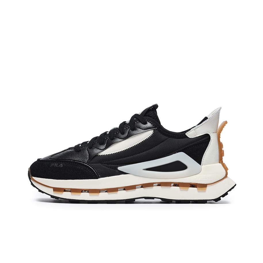 推荐商品：FILA/斐乐 KM 织物合成革 时尚百搭 防滑耐磨 舒适透气 运动休闲鞋 F12M233113F 黑色/奶白