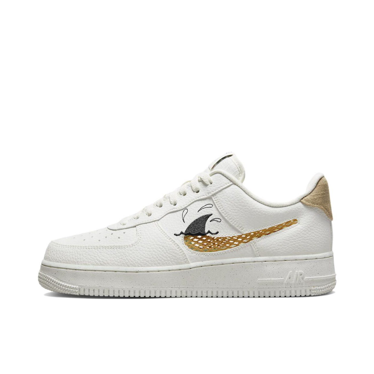 推荐商品：Nike Air Force 1 空军一号 板鞋 轻便舒适百搭耐磨防滑复古 白色/褐色