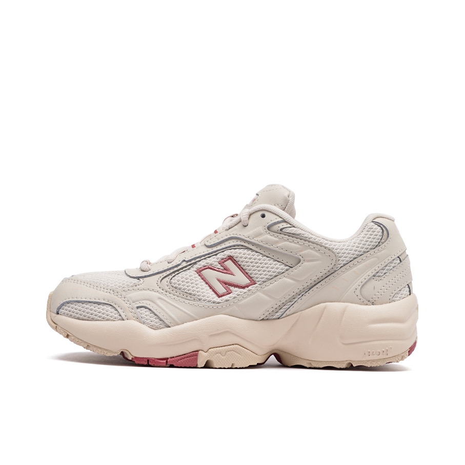 推荐商品：New Balance 452 复古百搭 舒适轻便 网面透气 防滑耐磨 运动休闲鞋 浅奶茶色
