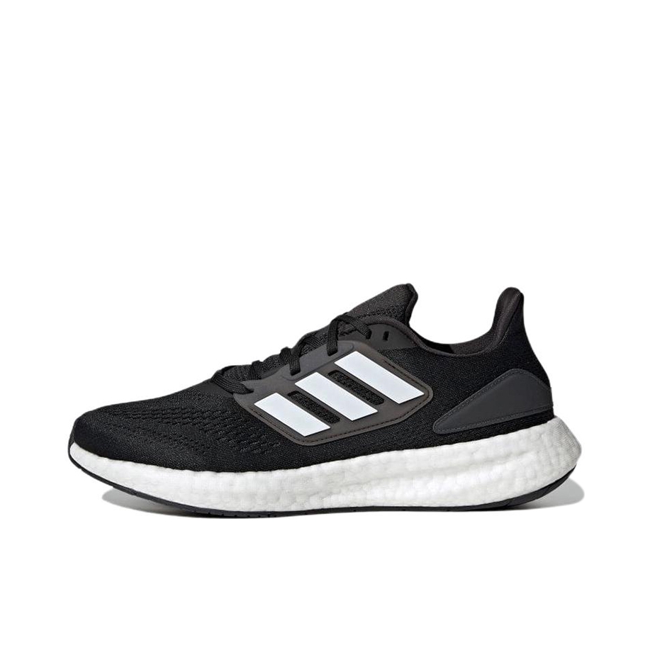 推荐商品：adidas Pureboost 22 跑鞋 网面舒适透气减震耐磨回弹运动织物随心畅跑短跑全掌支撑平跟圆头 黑色/灰色