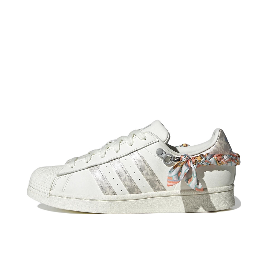 推荐商品：【宋雨琦同款】 adidas Originals Superstar 板鞋 轻便贝壳头薄底舒适百搭耐磨复古 茶白