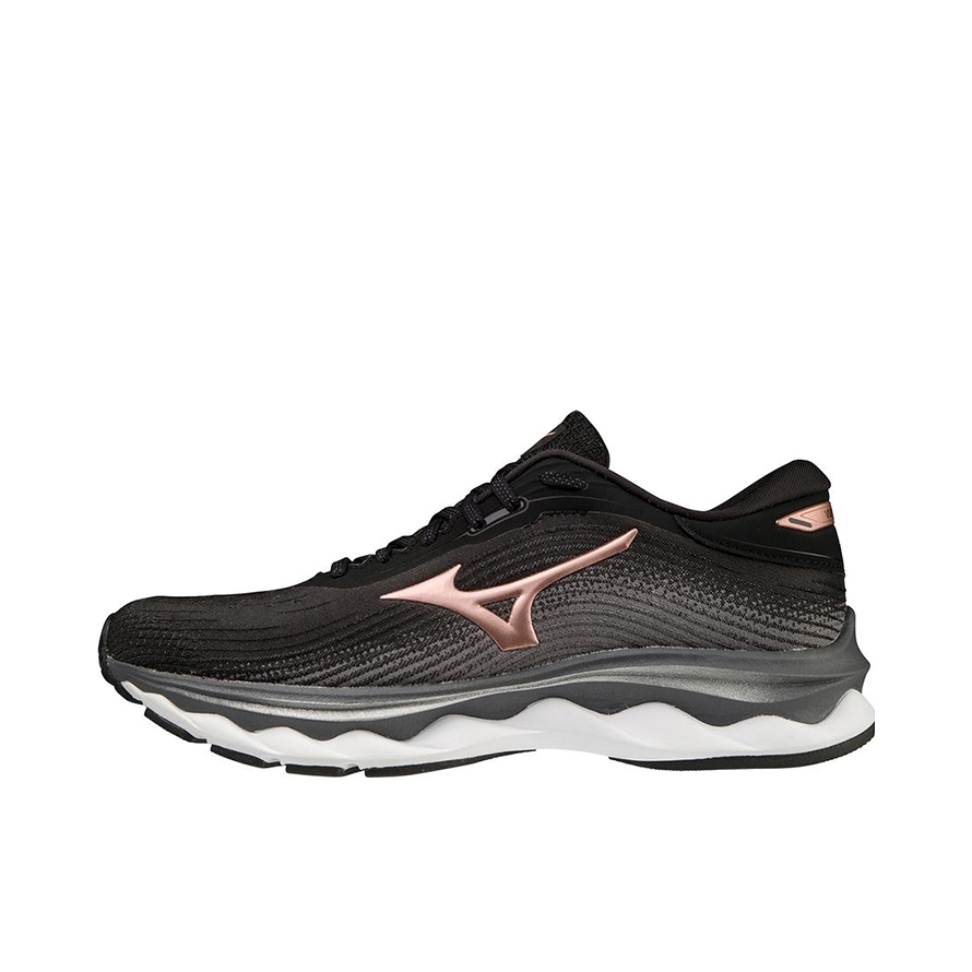 推荐商品：Mizuno/美津浓 Wave Sky 5 回弹减震 防滑耐磨 包裹性支撑 网布透气 织物 潮流休闲 跑鞋 女款/黑色/金色