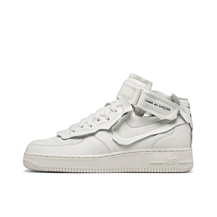 推荐商品：Nike Air Force 1 空军一号 板鞋 轻便舒适百搭耐磨防滑复古 COMME desGARÇONS联名/白色
