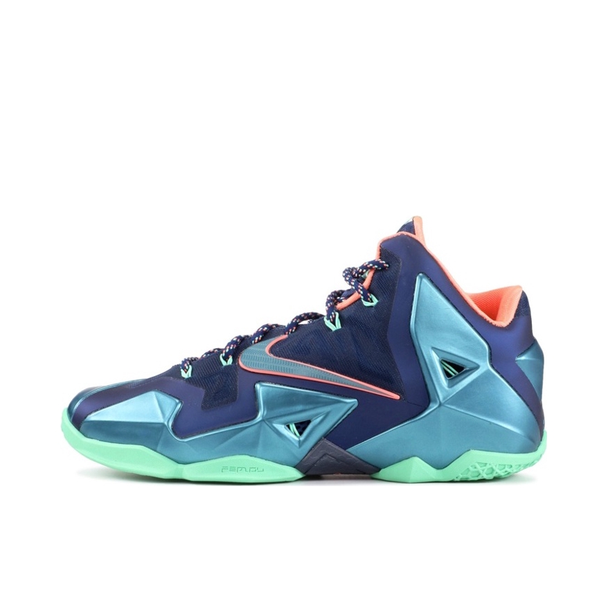 推荐商品：Nike Zoom LeBron 11 詹姆斯 防滑耐磨 缓震回弹 轻便透气 支撑 实战 篮球鞋 Akron 钢铁铠甲