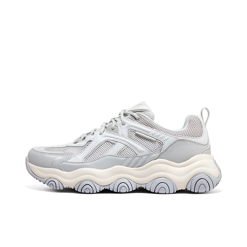 推荐商品：Skechers/斯凯奇 Rover X 缓震回弹 增高厚底 时尚复古 透气耐磨 休闲鞋 灰色/白色