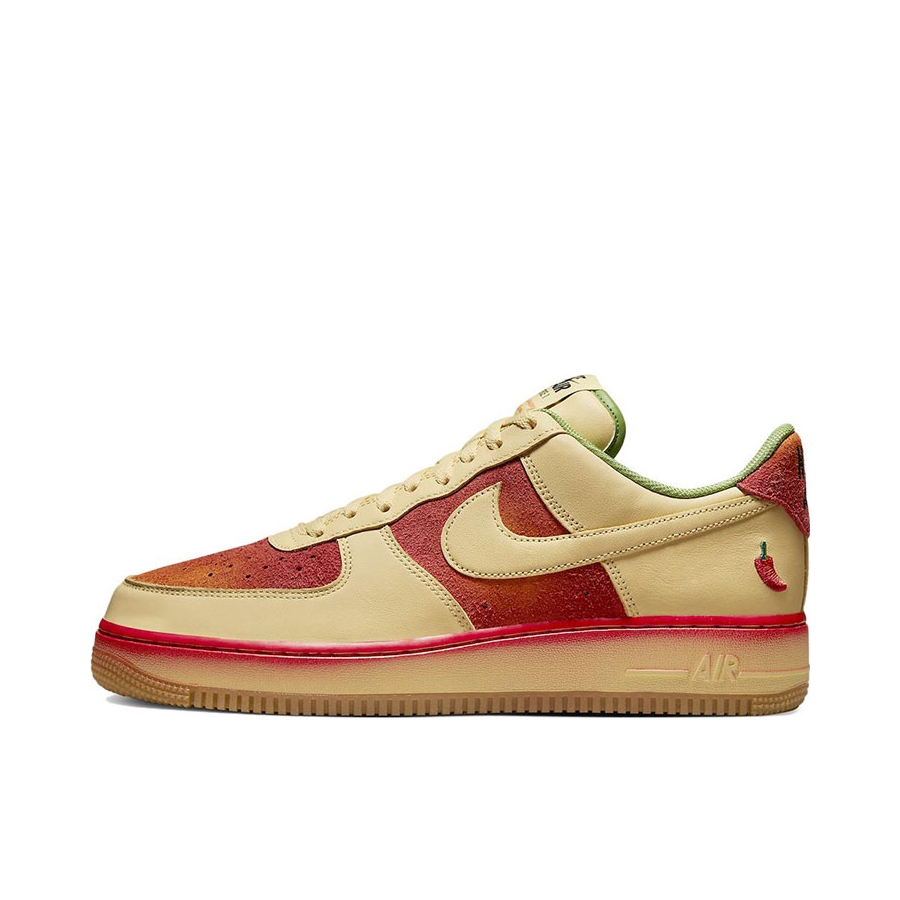 推荐商品：Nike Air Force 1 空军一号 板鞋 轻便舒适百搭耐磨防滑复古 黄棕/红色