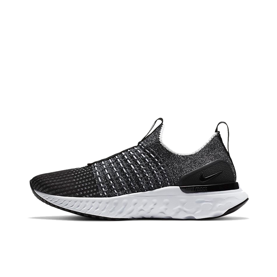 推荐商品：Nike React Phantom Run Flyknit 2 跑鞋 轻便透气耐磨防滑减震休闲舒适泡棉织物回弹编织 黑灰/白色