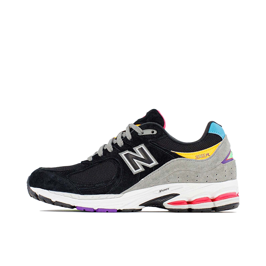 推荐商品：New Balance 2002R 跑鞋 缓震防滑耐磨透气复古拼接防水气垫慢跑支撑 DTLR联名/D宽/黑色/灰色/紫色