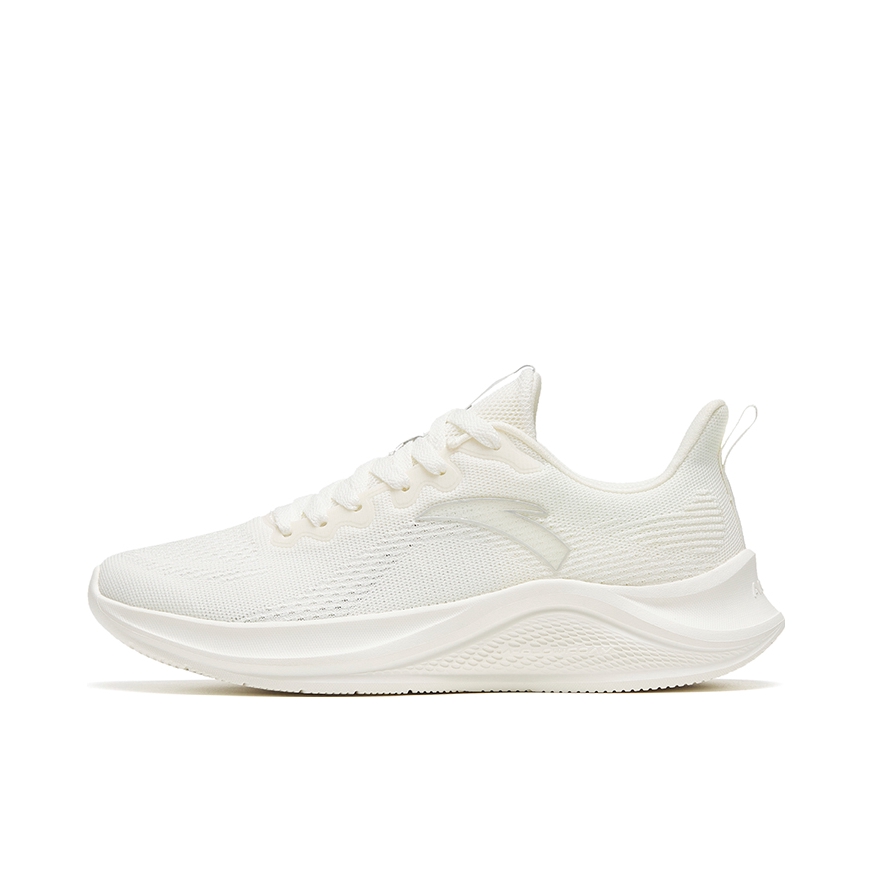 推荐商品：安踏 飞织漫步 跑鞋 减震回弹防滑耐磨网面透气软底一体织慢跑软弹 男款/象牙白