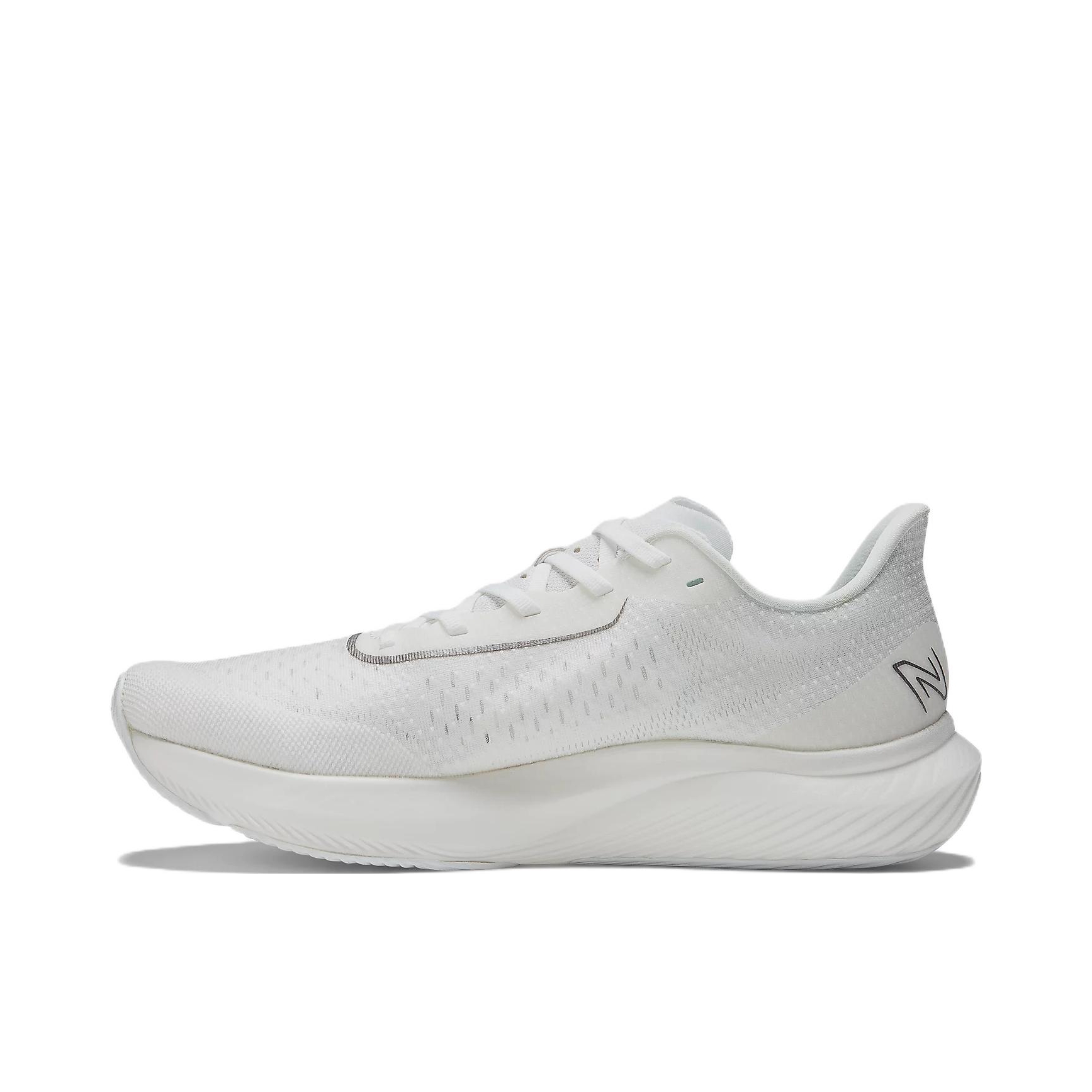 推荐商品：【520礼物】New Balance Fuelcell Rebel v3 跑鞋 轻便缓震防滑耐磨网面透气轻量长跑 白色/金属银