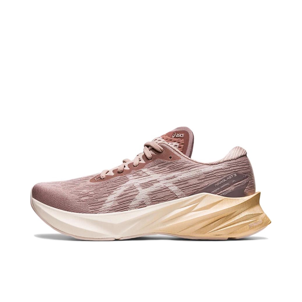 推荐商品：Asics/亚瑟士 Novablast 3 跑鞋 回弹缓震防滑支撑马拉松合成革织物网布透气碳板圆头 藕粉色/白色