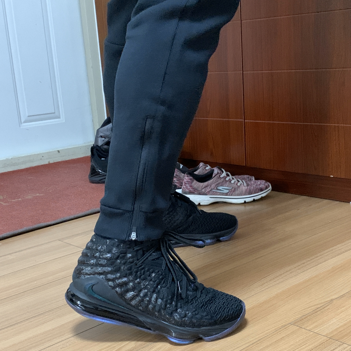 Lebron 17 黑绿