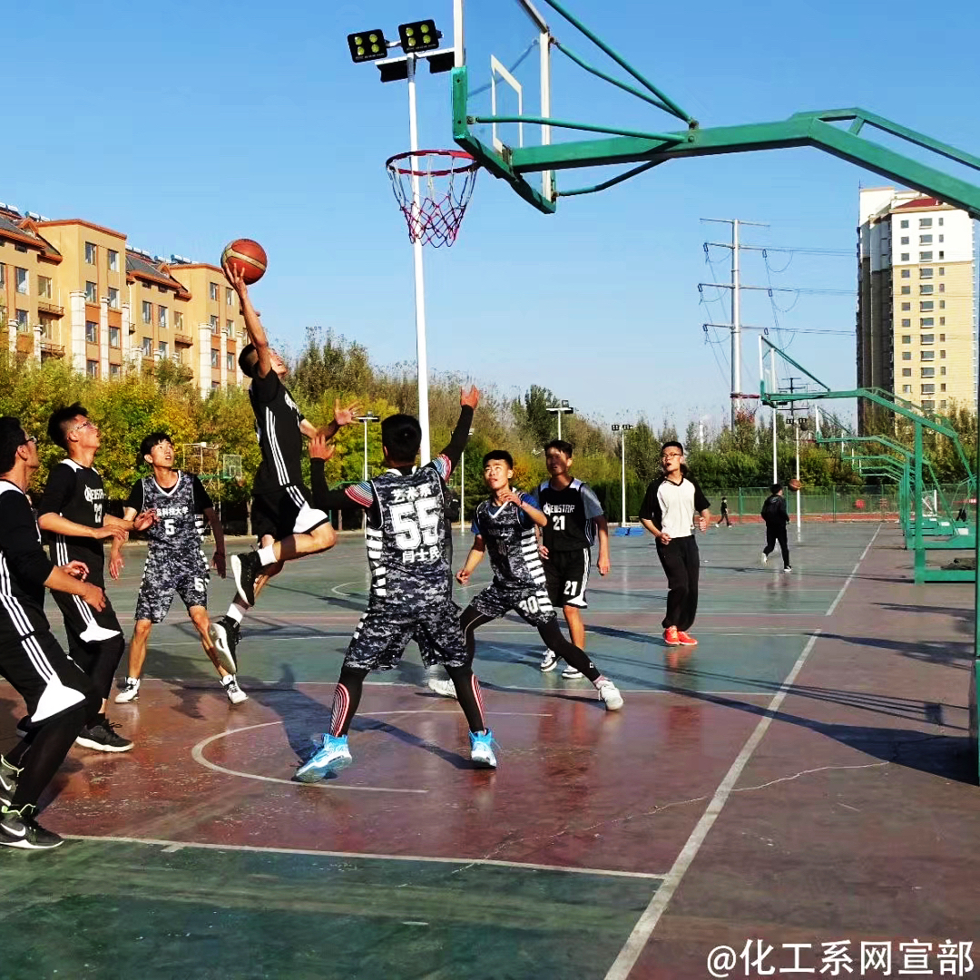 我爱篮球🏀