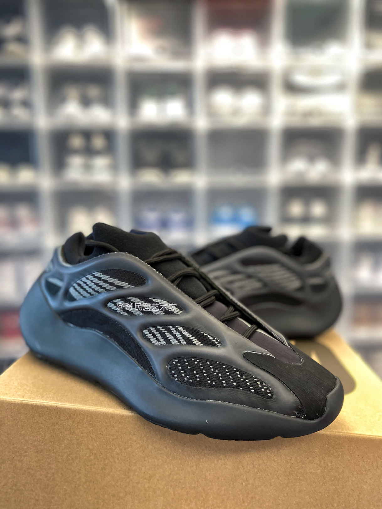 YEEZY700 V3 买不买？