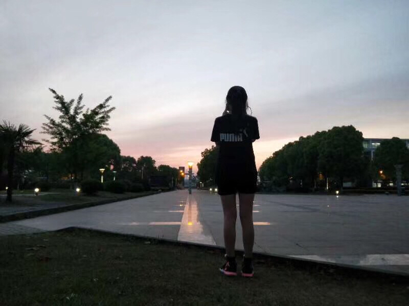 第一双篮球鞋，一直在室内场地（木地板）训
