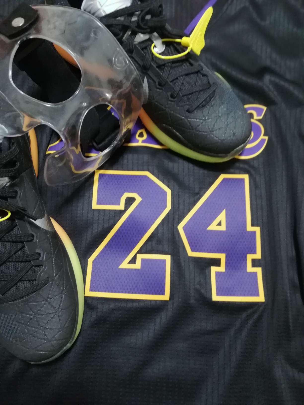 kobe10