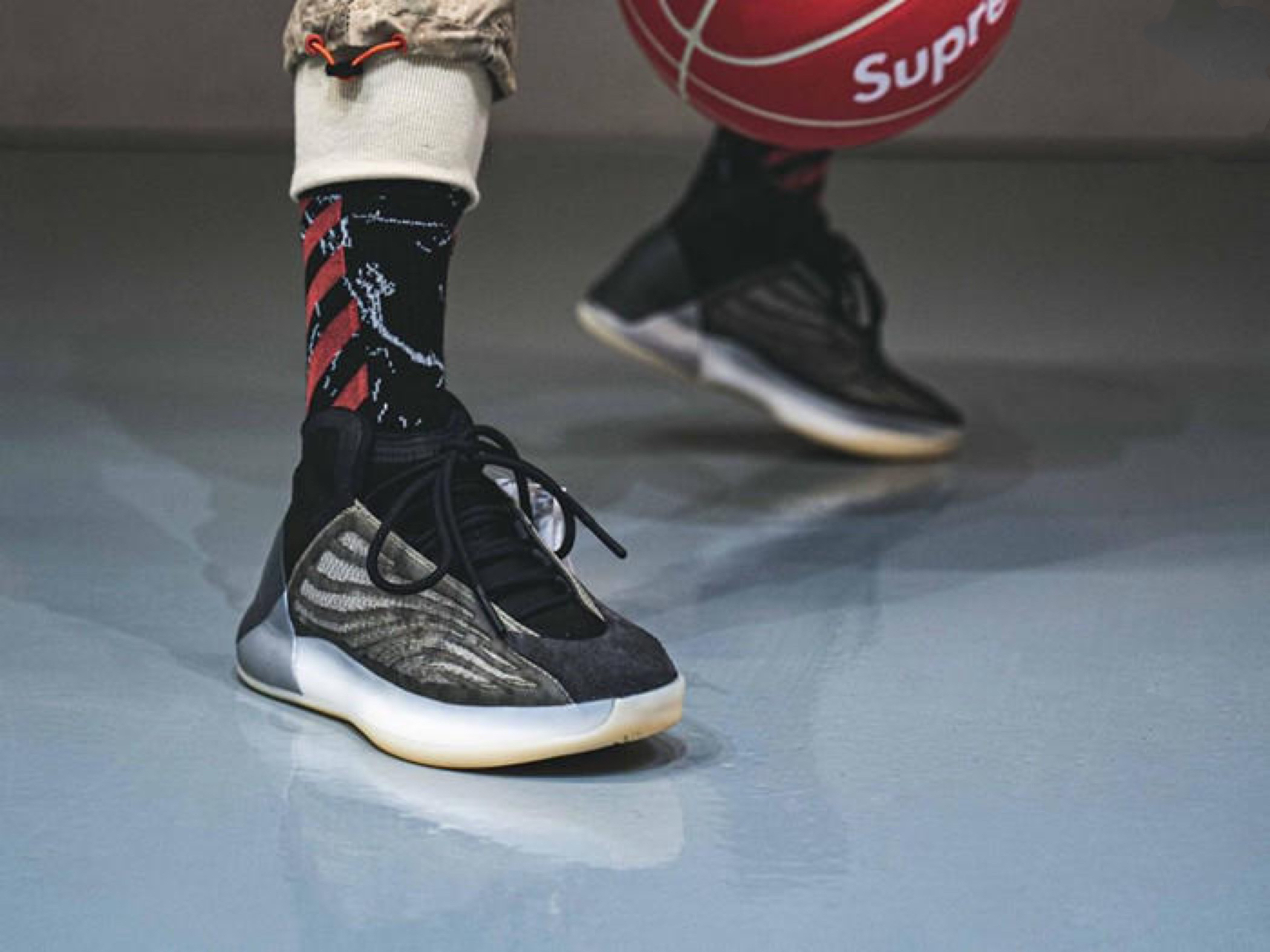 Yeezy篮球鞋正在登记中