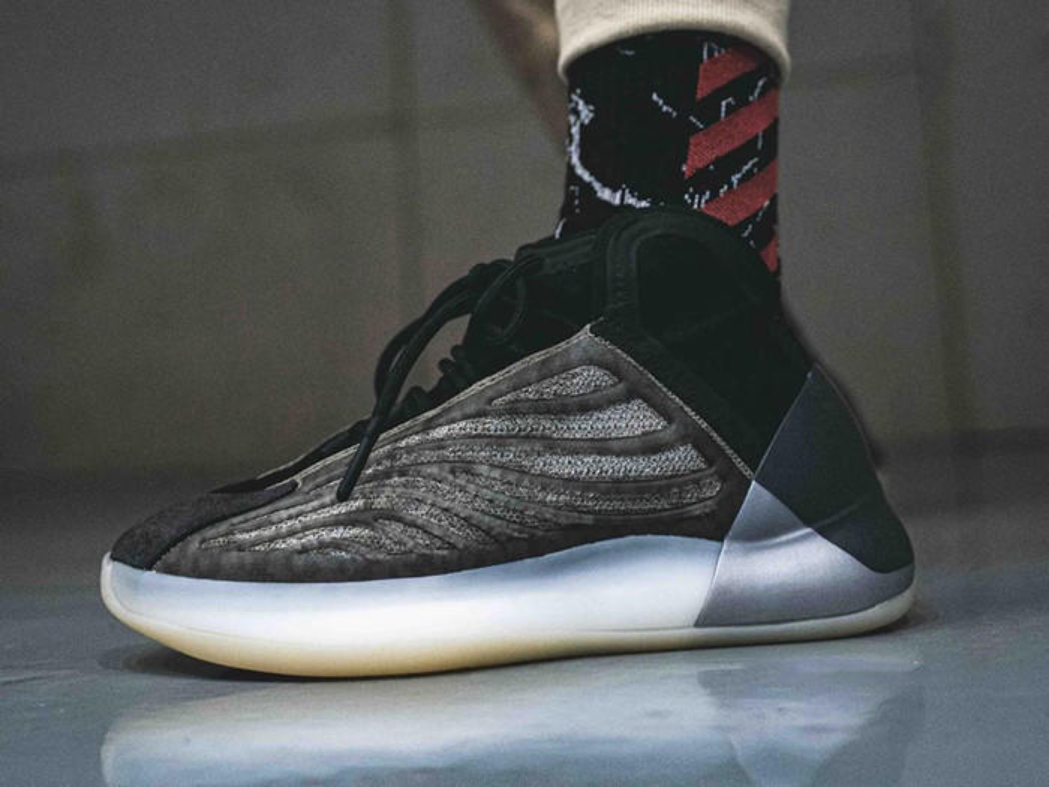 Yeezy篮球鞋正在登记中