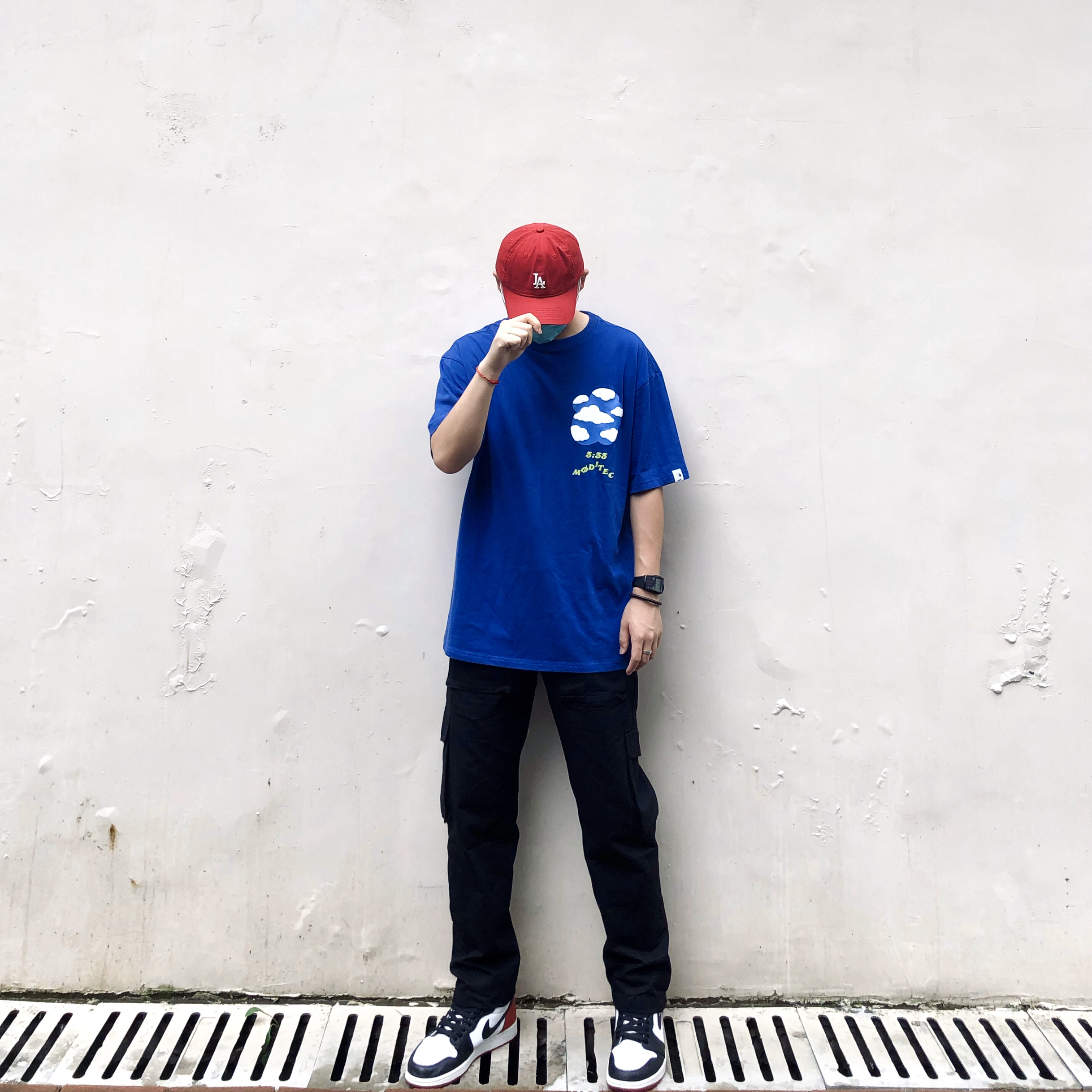 分享一件蓝色👕～