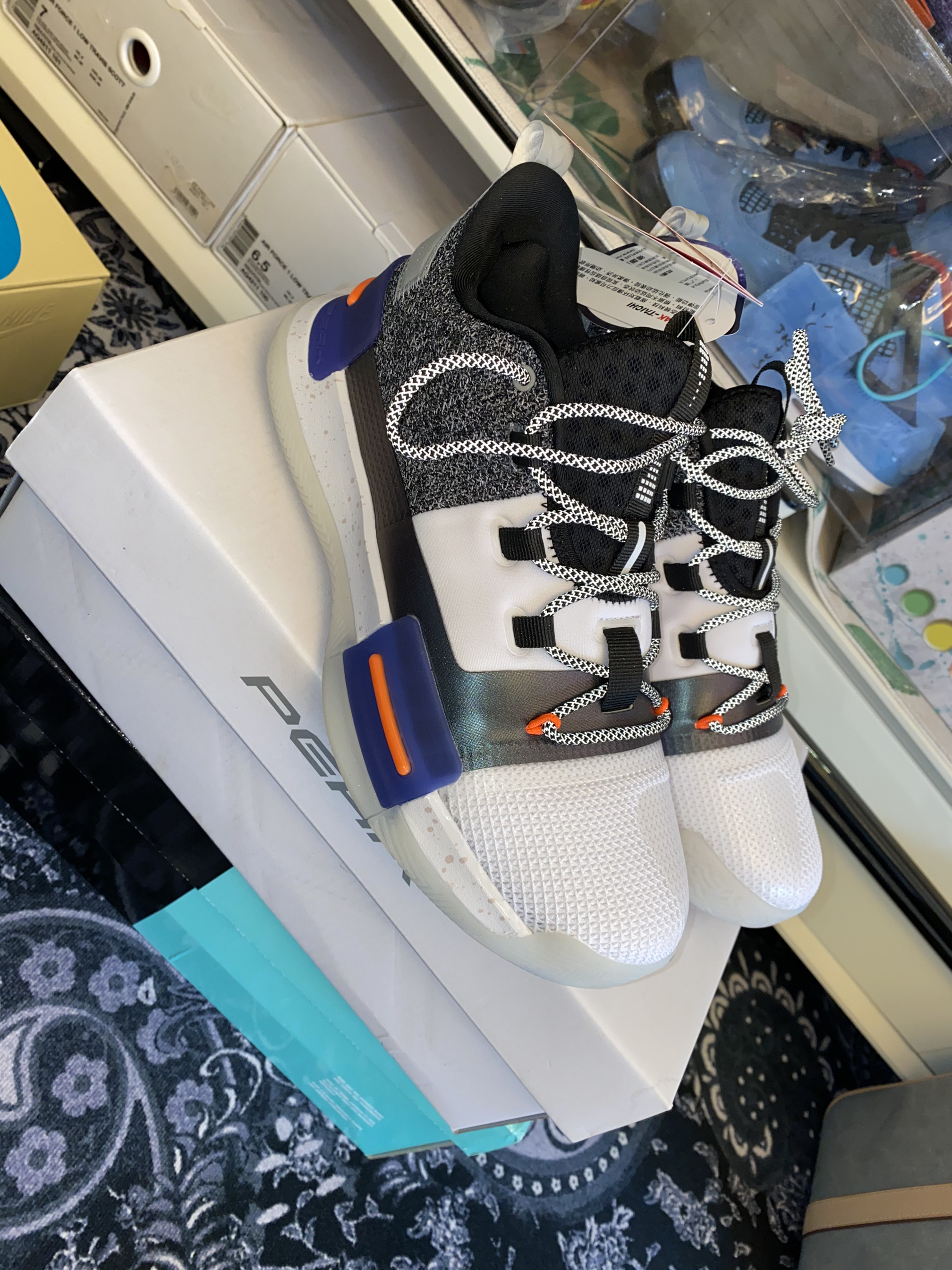 有幸参加活动并得到一双国产品牌篮球鞋👟，