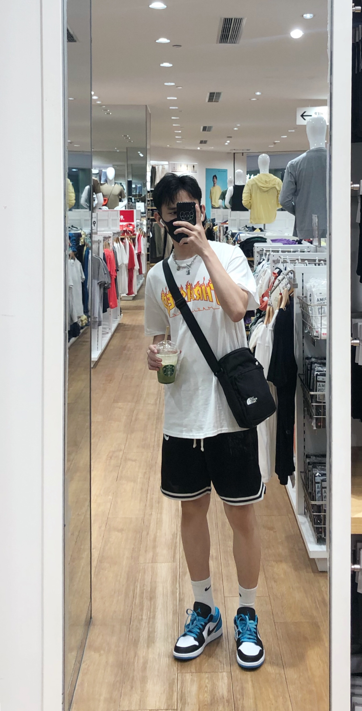 今天是试衣镜男孩👦🏻