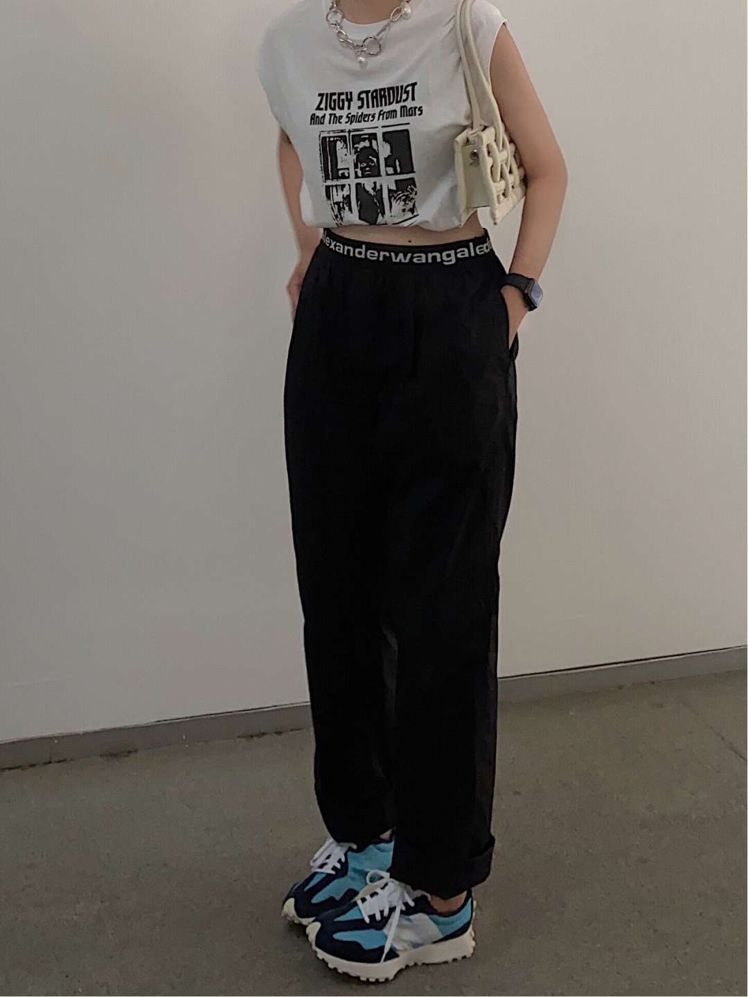 甜酷女孩街头风穿搭